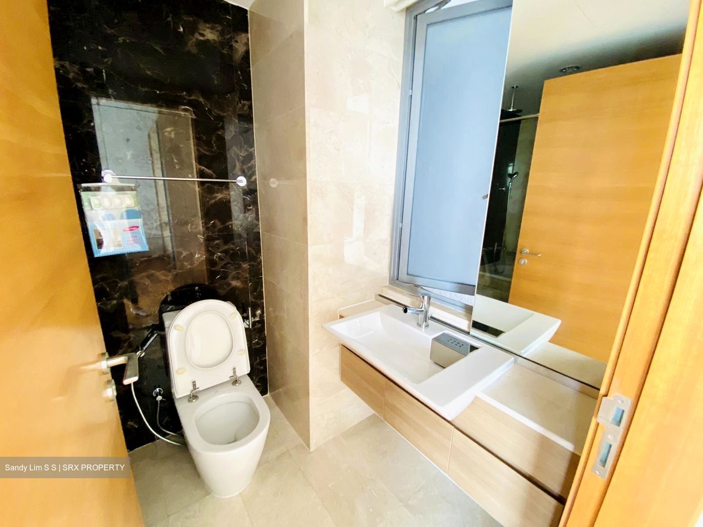 Centro Residences (D20), Condominium #560000151